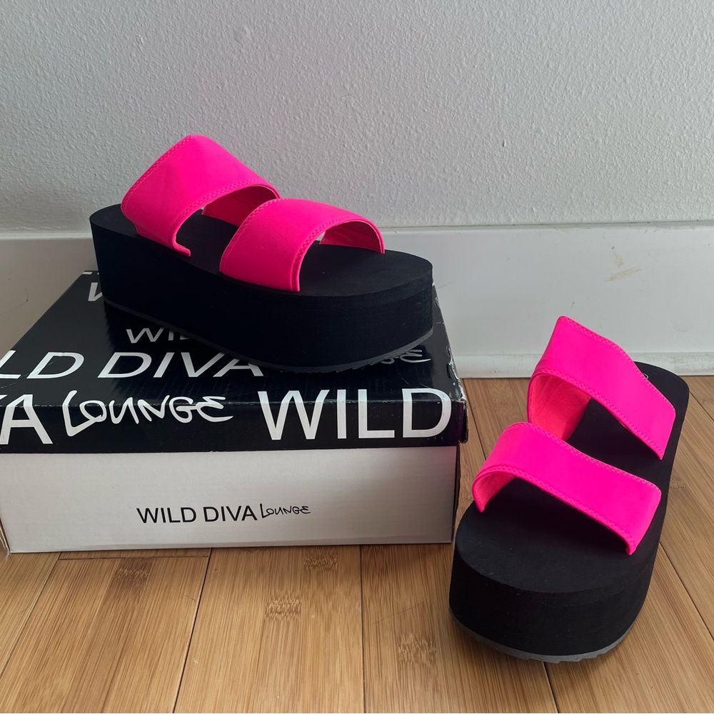 AKIRA Wild Diva Lounge Platform Sandals